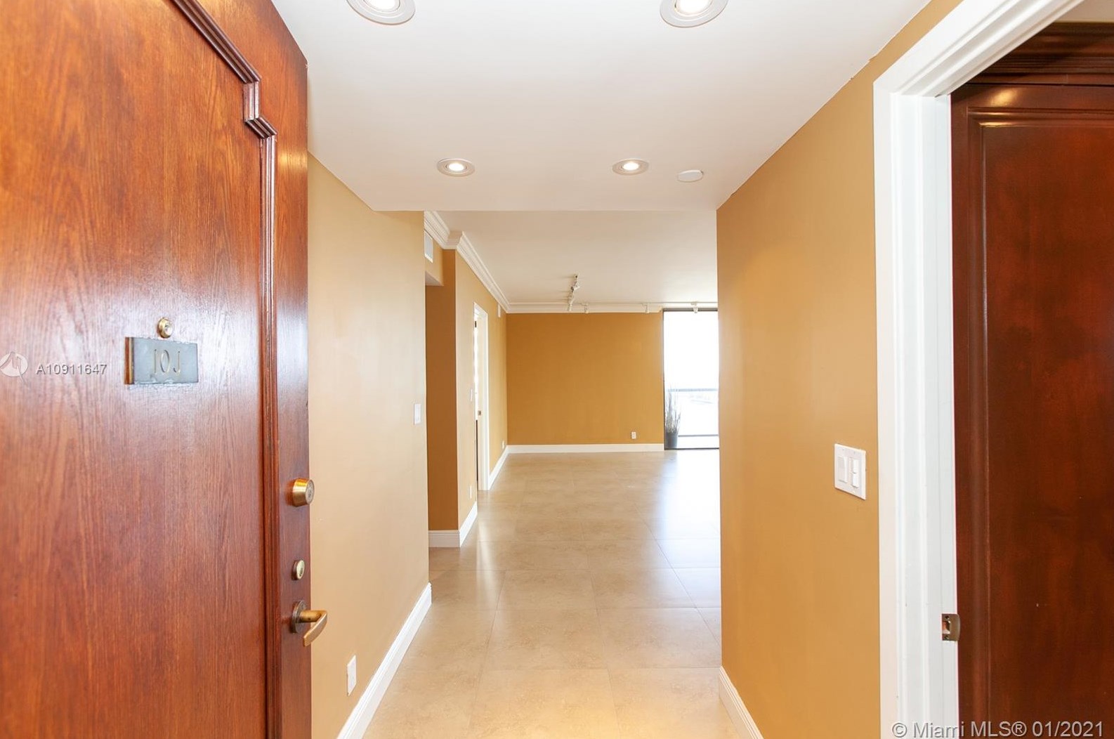 19667 Turnberry Way, Miami FL  33180-2796 exterior