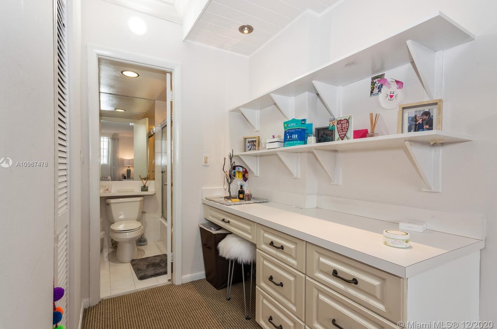 90 Edgewater Dr, Miami FL 33133-6942 exterior