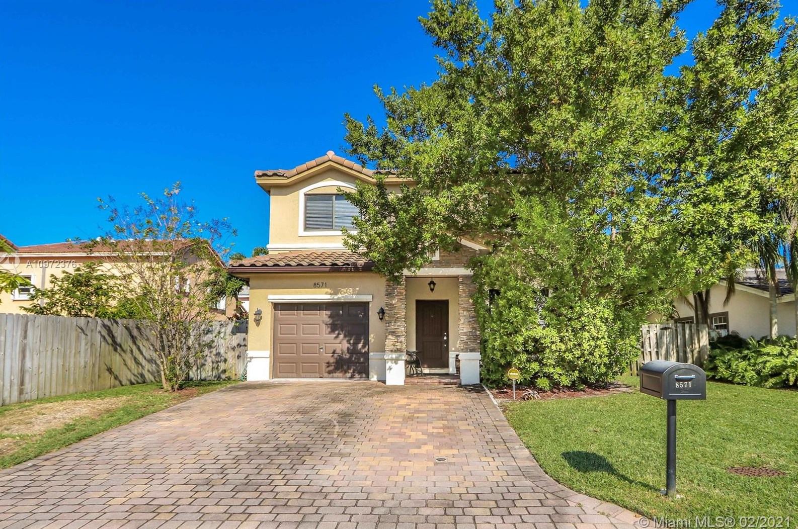 8571 210th Ter, Miami FL 33189-3312 exterior
