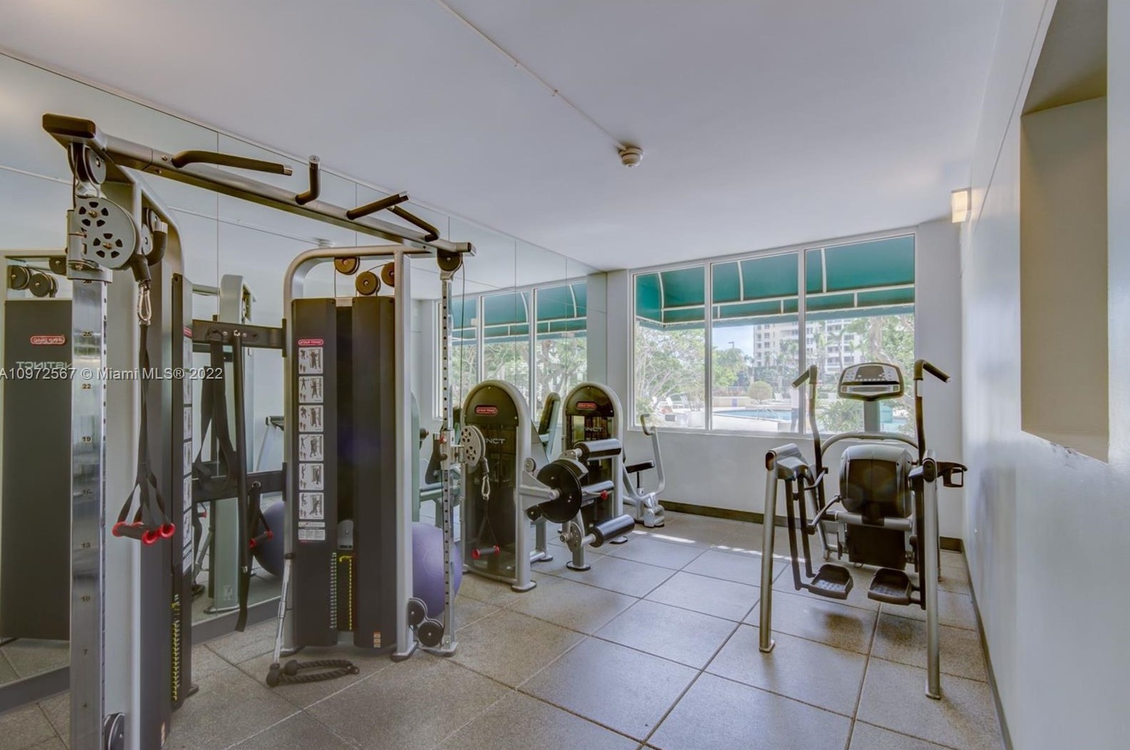 888 Brickell Key Dr, Miami FL 33131-2600 exterior