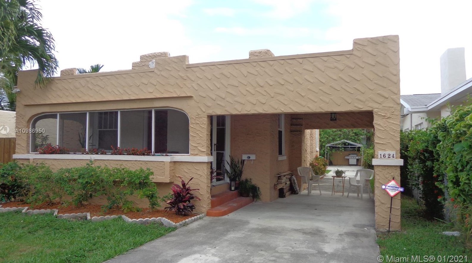 1624 11th Ter, Miami FL  33135-5318 exterior