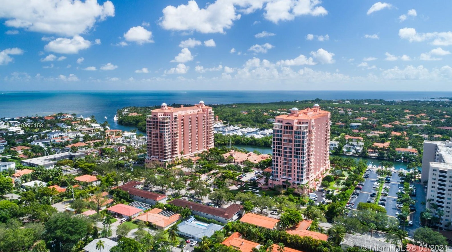 60 Edgewater Dr, Miami FL 33133-6970 exterior