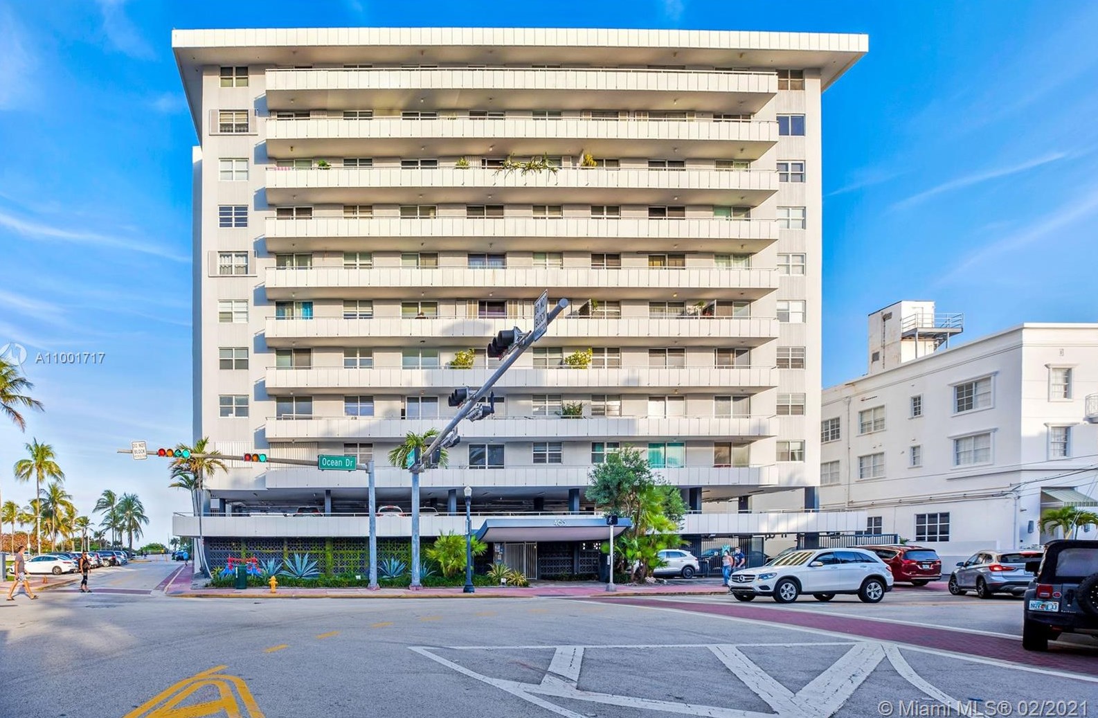 465 Ocean Dr, Miami FL  33139-6613 exterior