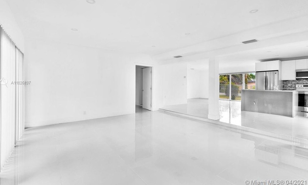 11325 58 Ter, Miami FL 33178-2809 exterior