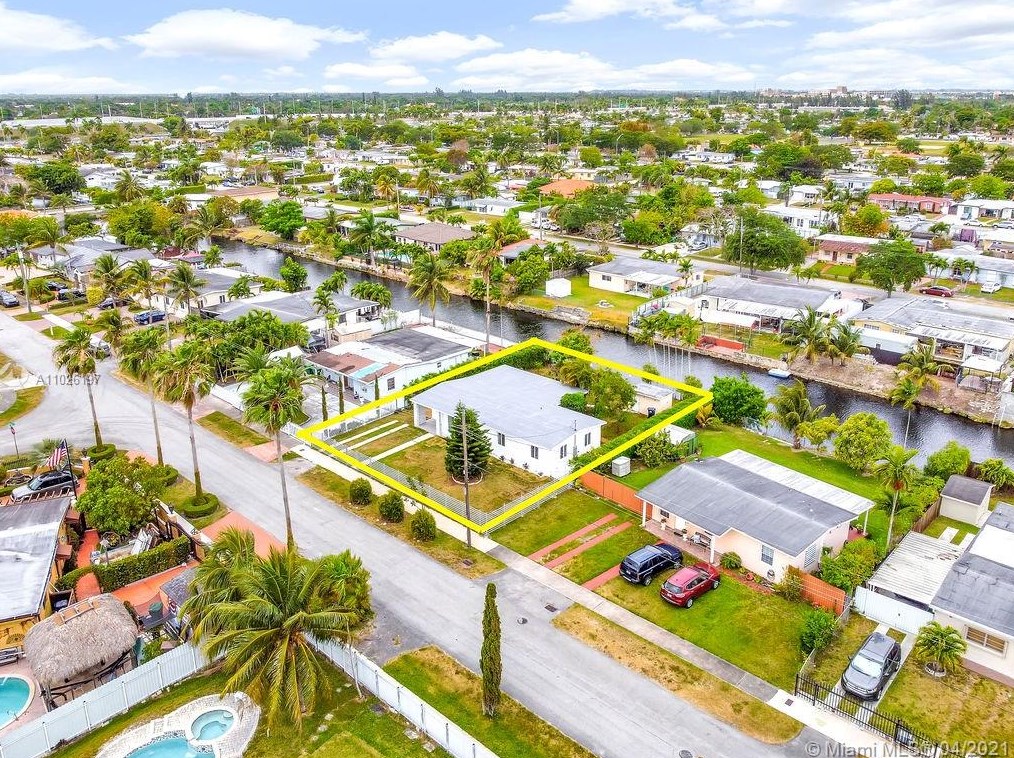 11325 58 Ter, Miami FL 33178-2809 exterior