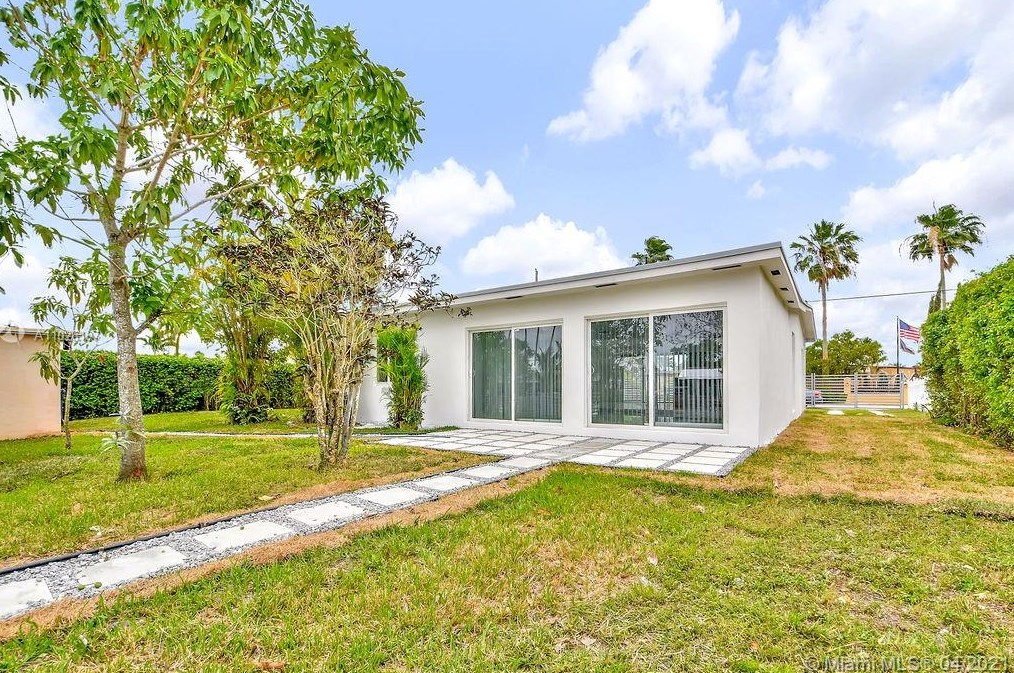 11325 58 Ter, Miami FL 33178-2809 exterior