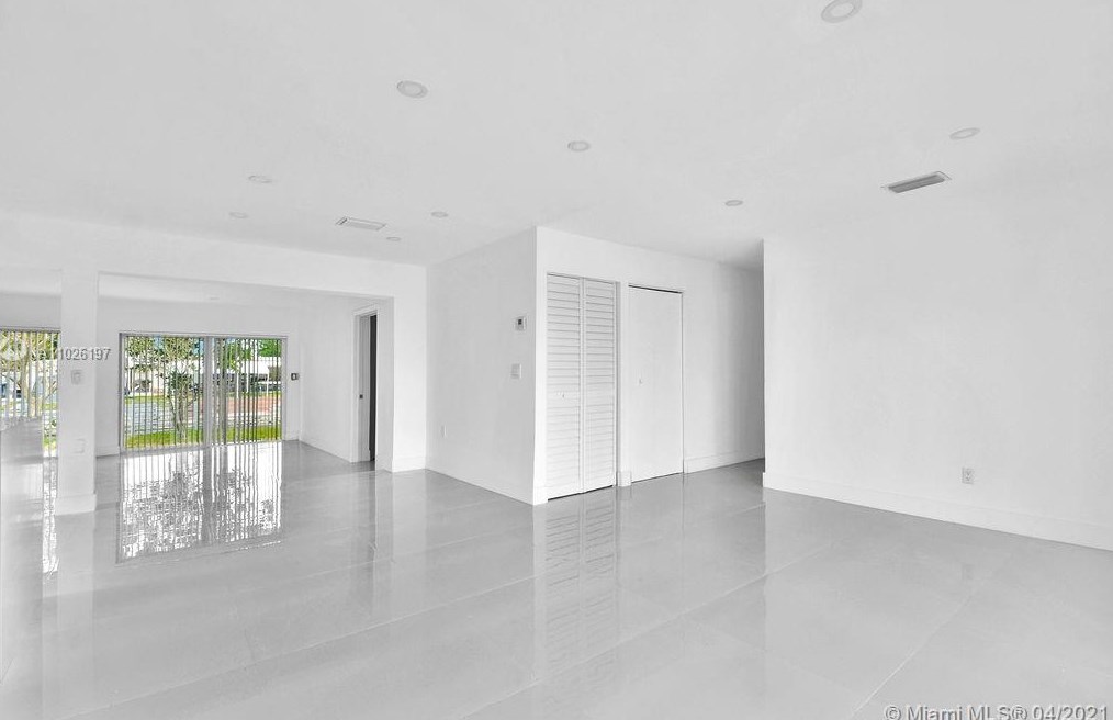 11325 58 Ter, Miami FL 33178-2809 exterior