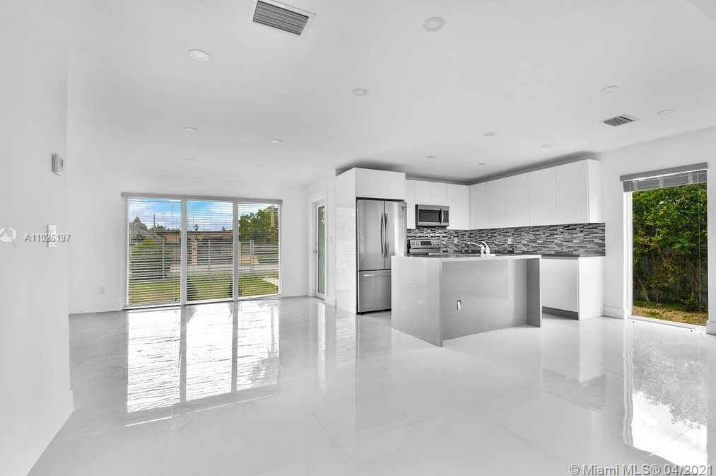 11325 58 Ter, Miami FL 33178-2809 exterior