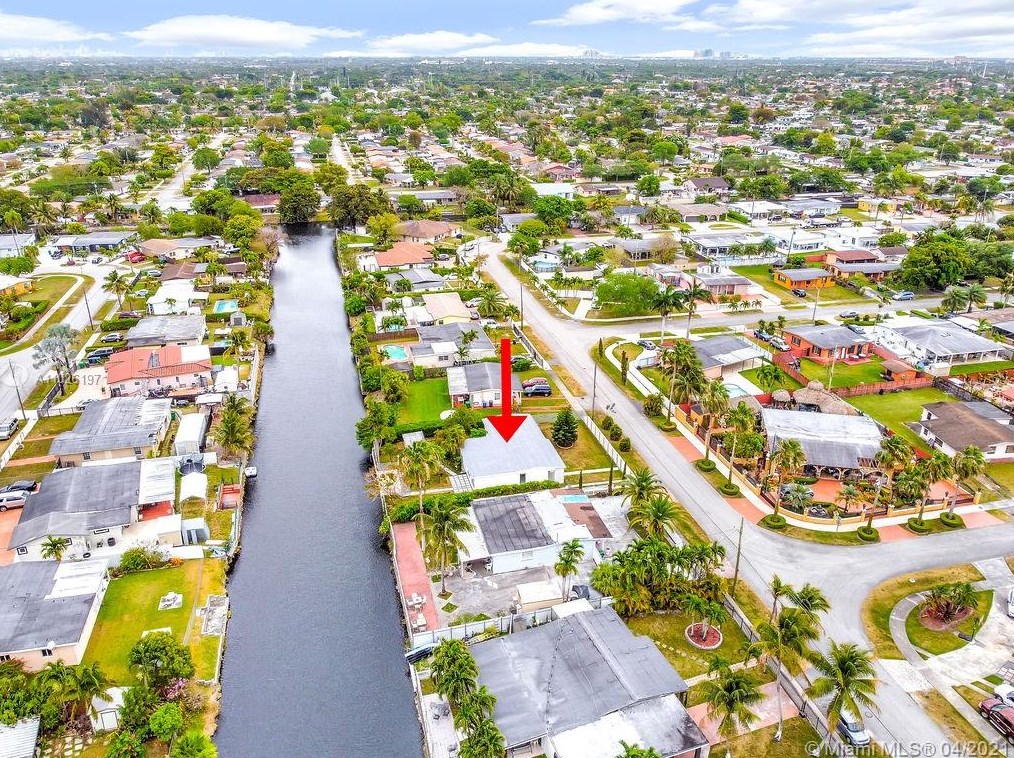 11325 58 Ter, Miami FL 33178-2809 exterior