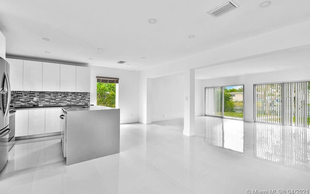 11325 58 Ter, Miami FL 33178-2809 exterior