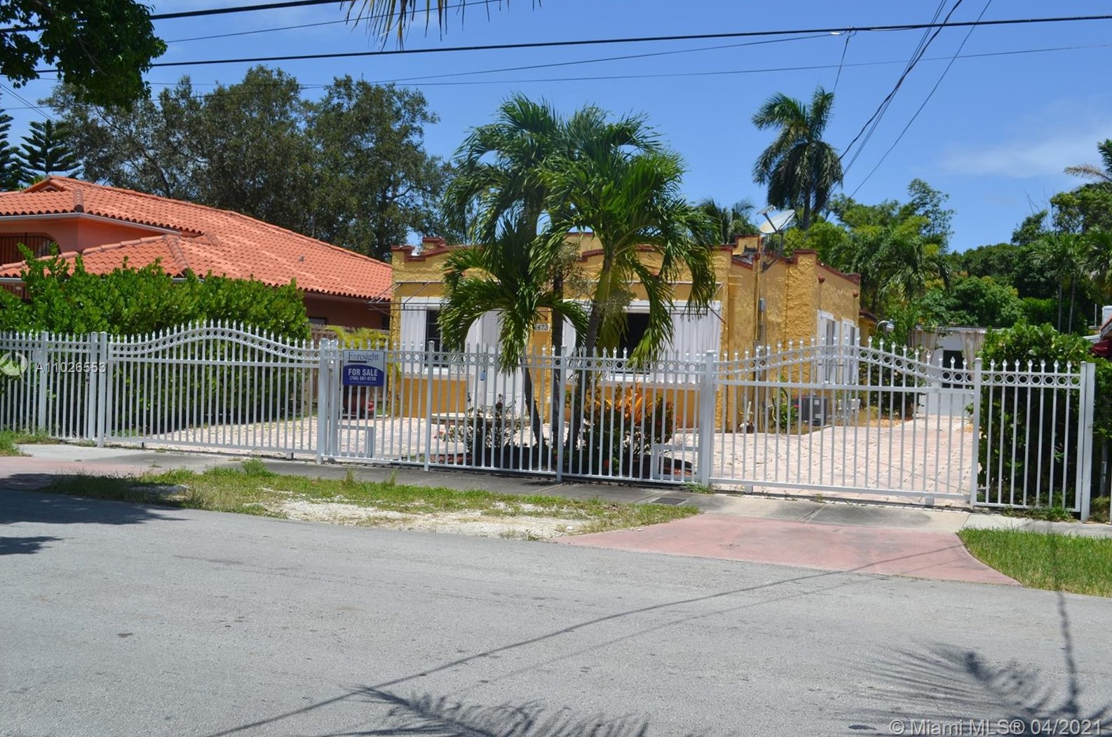 2473 25th Ter, Miami FL  33133-2216 exterior