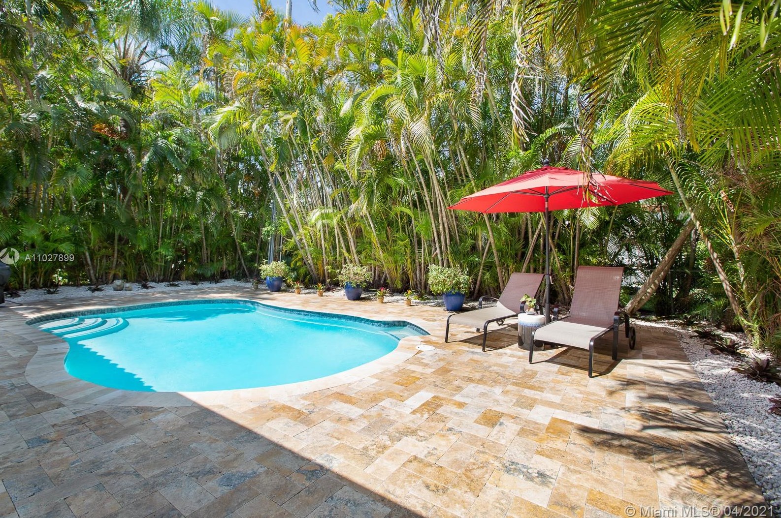 5810 Leonardo St, Miami FL  33146-2623 exterior