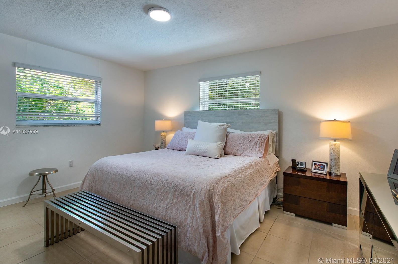 5810 Leonardo St, Miami FL  33146-2623 exterior