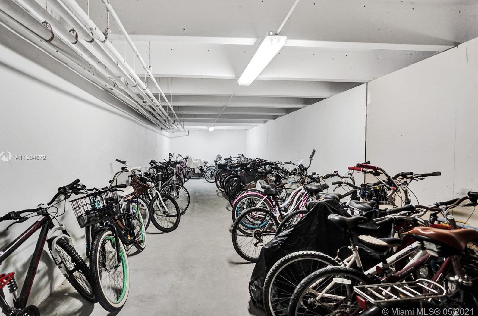 1201 Ocean Dr, Hollywood FL  33019-2121 exterior