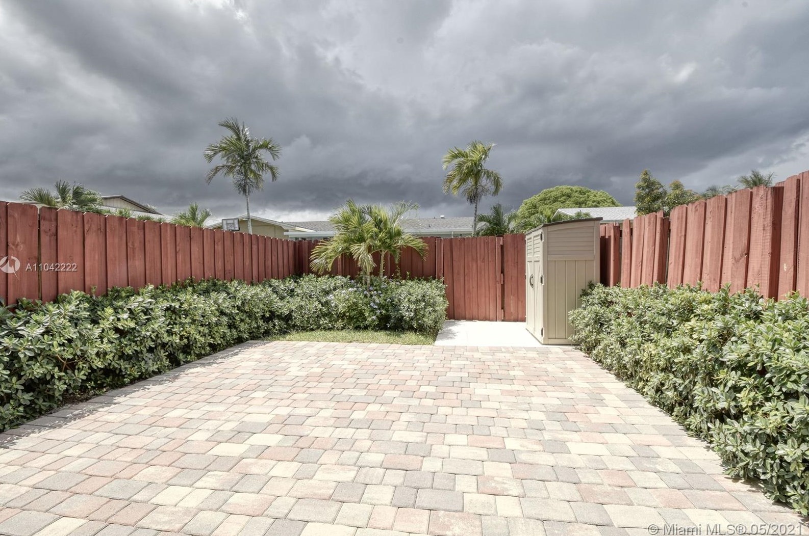 9065 203rd Ter, Miami FL  33189-1883 exterior