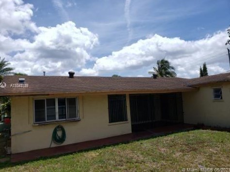 3036 Dolphin Dr, Hollywood FL  33025-2723 exterior