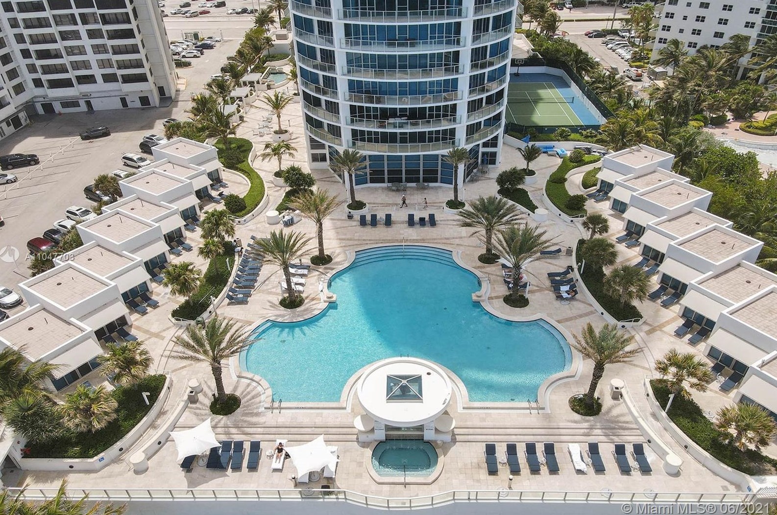 3101 Ocean Dr, Hollywood FL  33019-2804 exterior