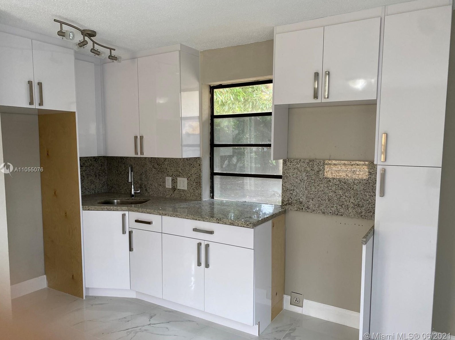 16930 94th Ave, Miami FL  33157-4421 exterior