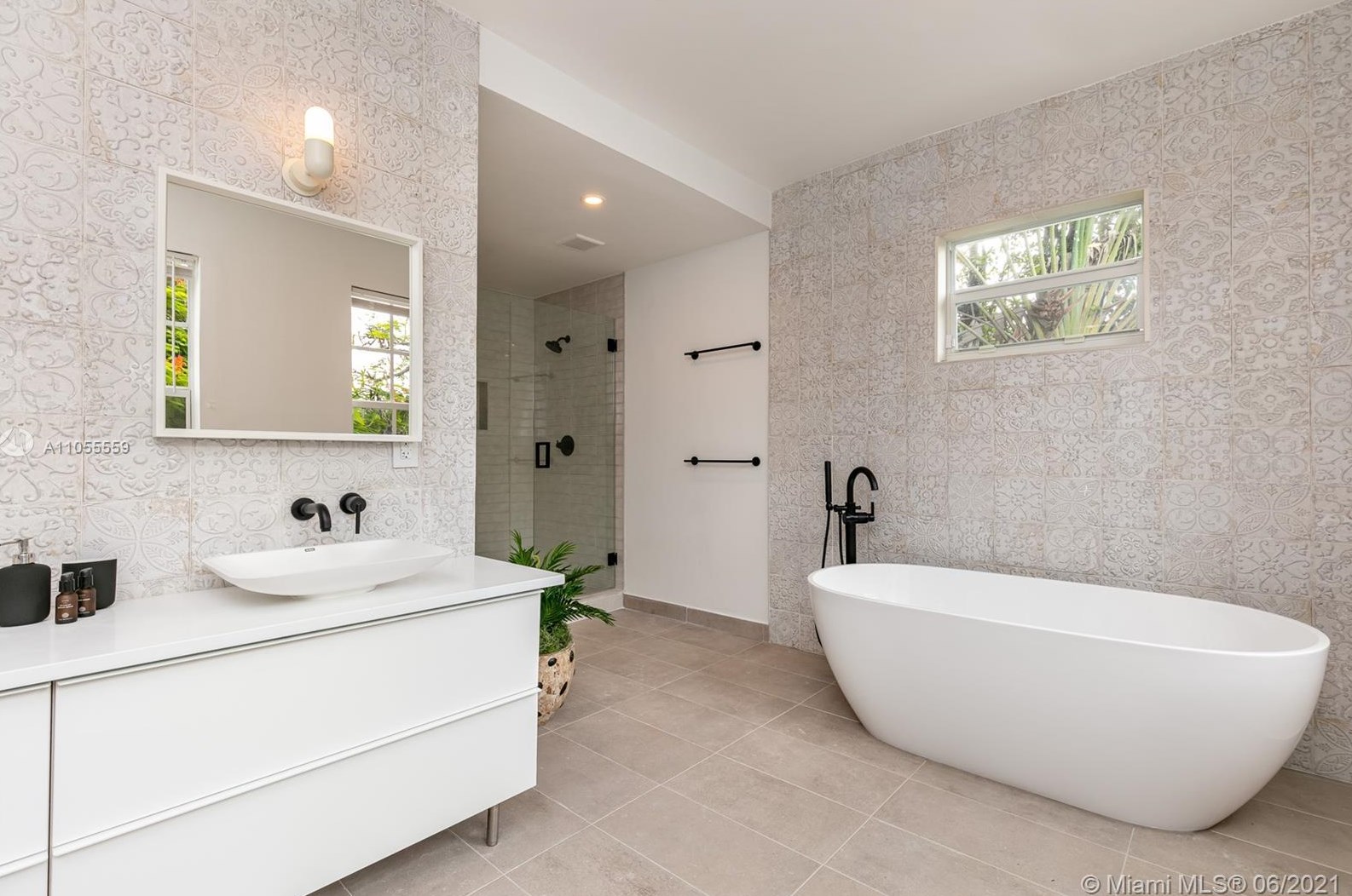 160 43 St, Miami FL 33137-3411 exterior