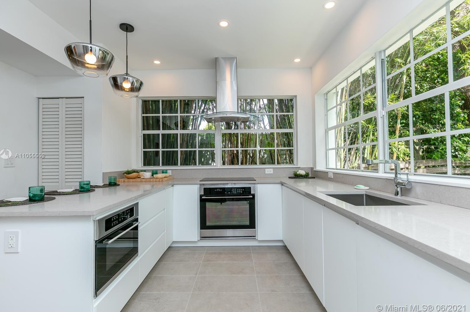 160 43 St, Miami FL 33137-3411 exterior