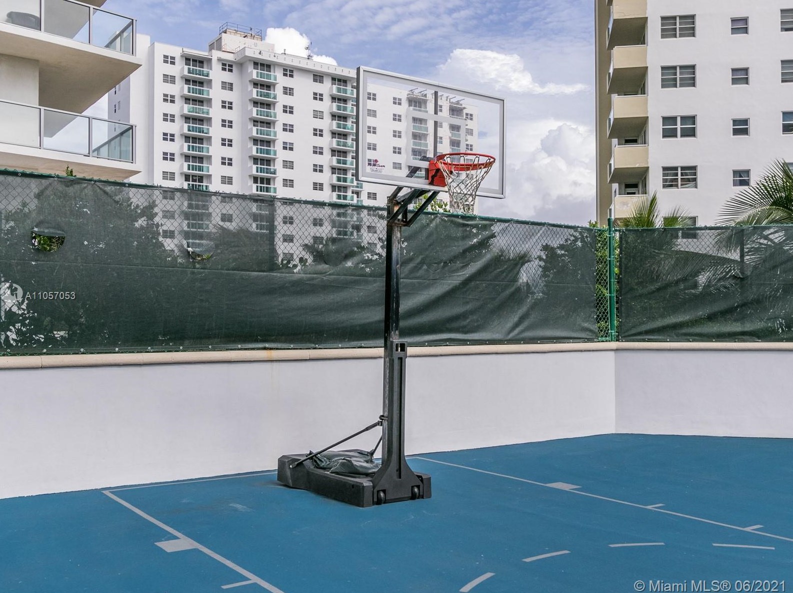 3101 Ocean Dr, Hollywood FL  33019-2804 exterior