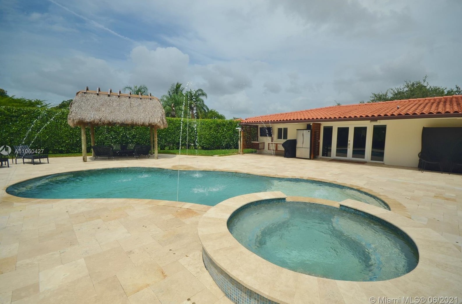 6772 Parkinsonia Dr, Hialeah, FL 33014