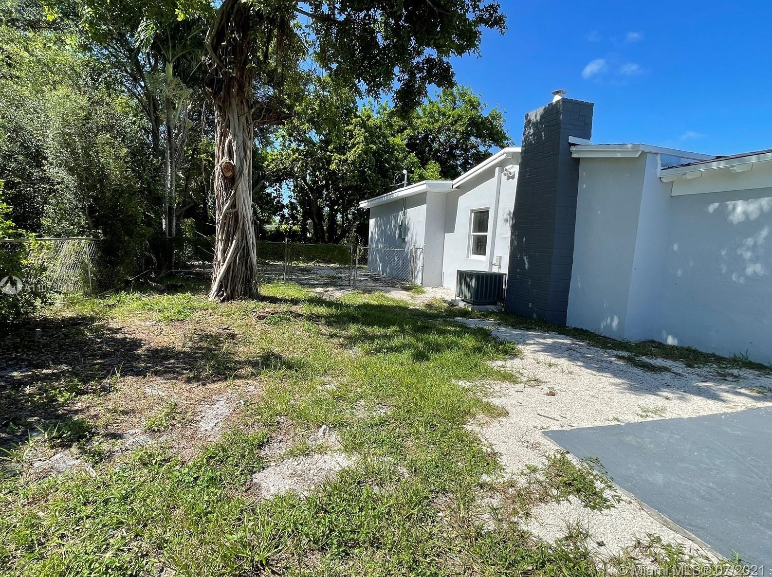 831 140th Ter, Miami FL  33168-6829 exterior