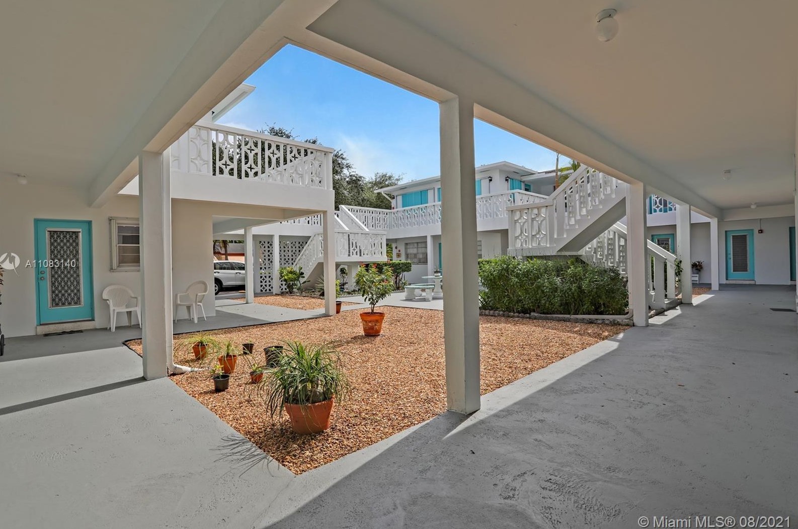 1833 Monroe St, Hollywood FL  33020-5117 exterior