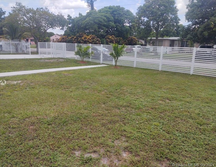 270 149th St, Miami FL  33168-4216 exterior