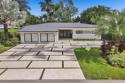 7601 Coquina Dr - Photo 1