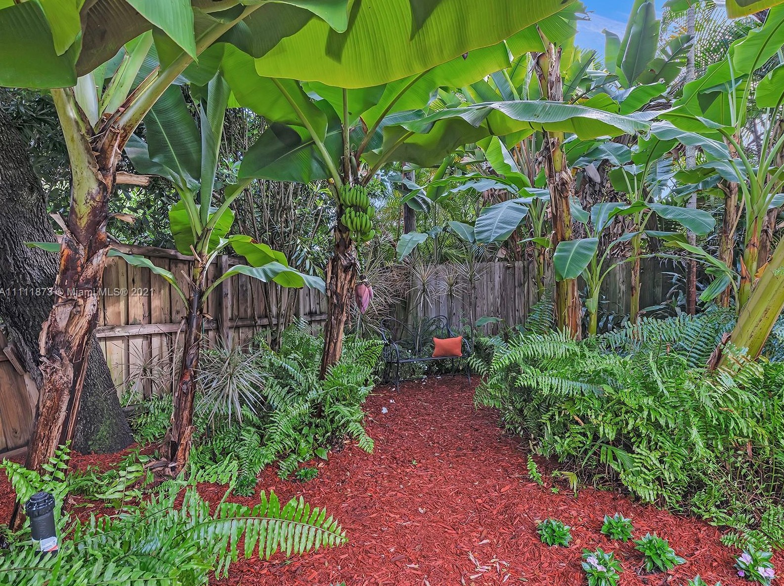 2213 203 Ter, Miami FL  33180-1309 exterior