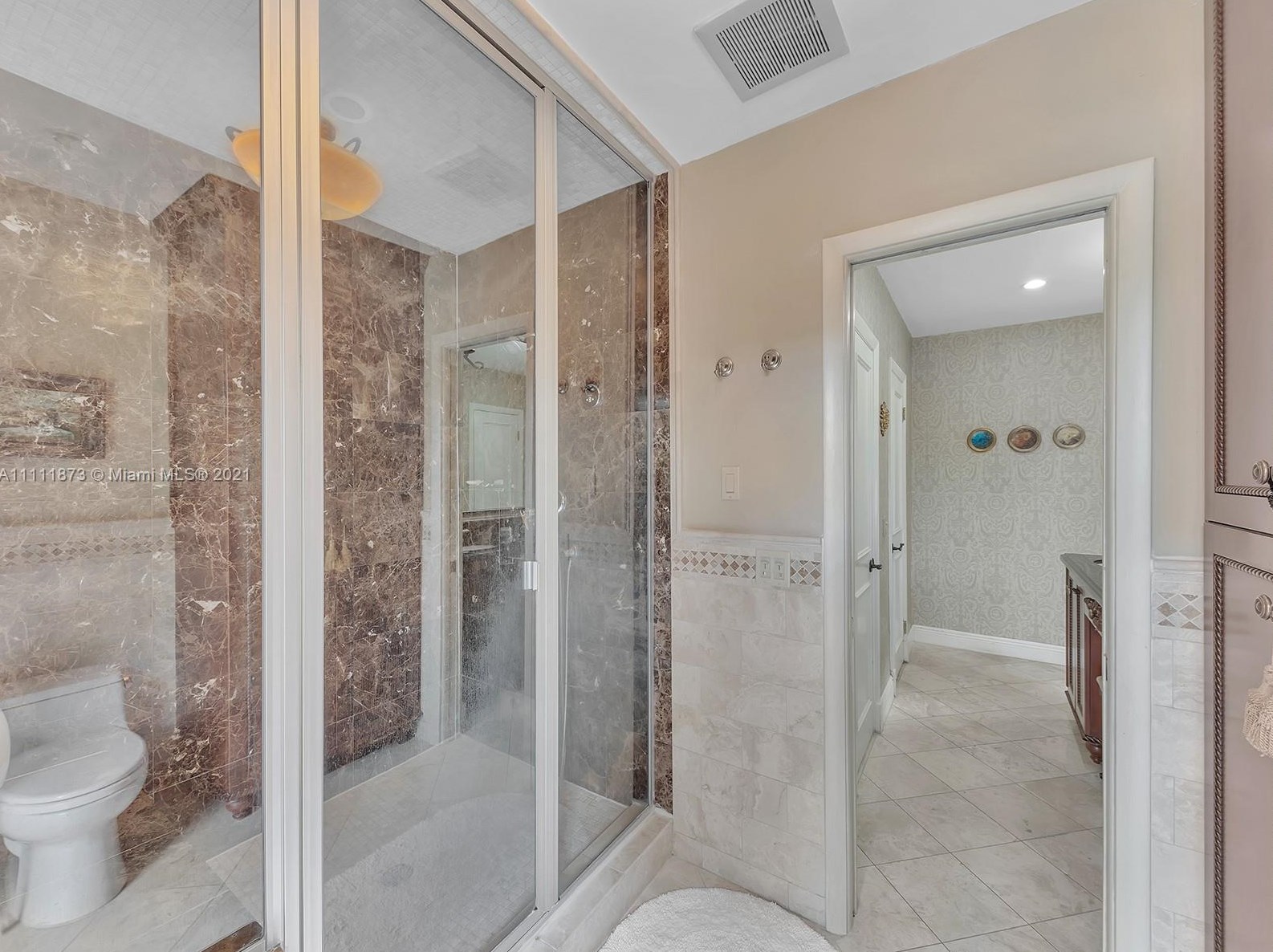 2213 203 Ter, Miami FL  33180-1309 exterior