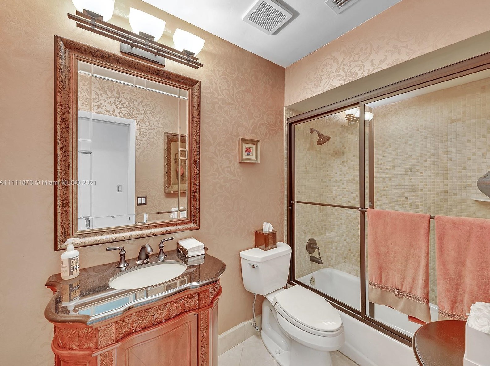 2213 203 Ter, Miami FL  33180-1309 exterior