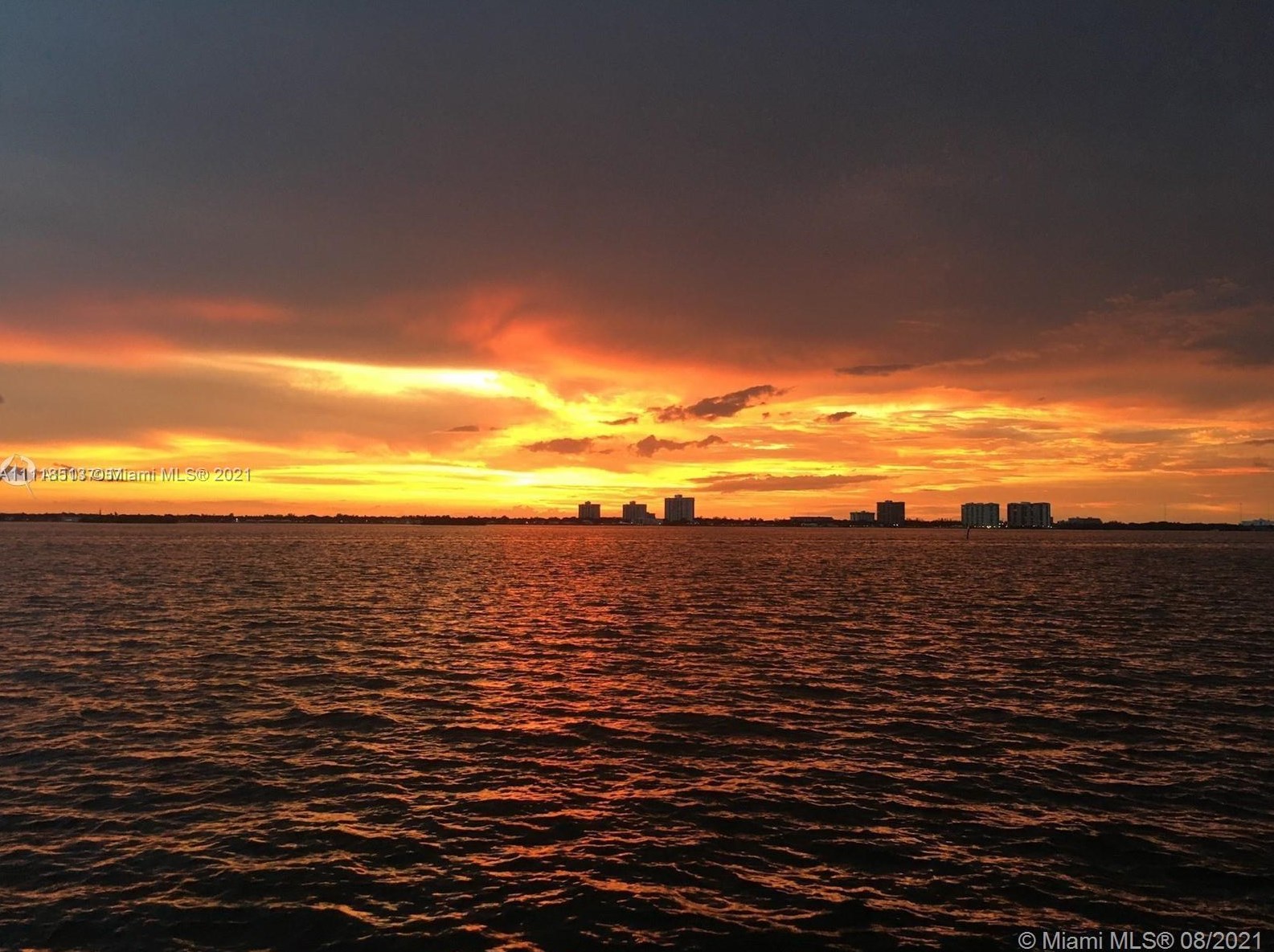 925 Shore Dr, Miami FL  33141-2439 exterior