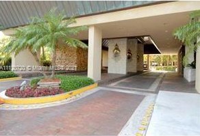 3 Grove Isle Dr, Miami FL 33133-4115 exterior