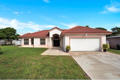 2351 NW 29th St - Photo 1