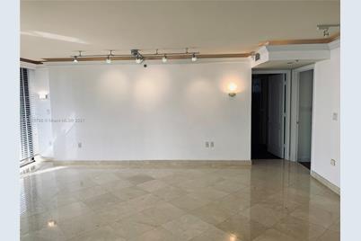 5757 Collins Ave #1201 - Photo 1