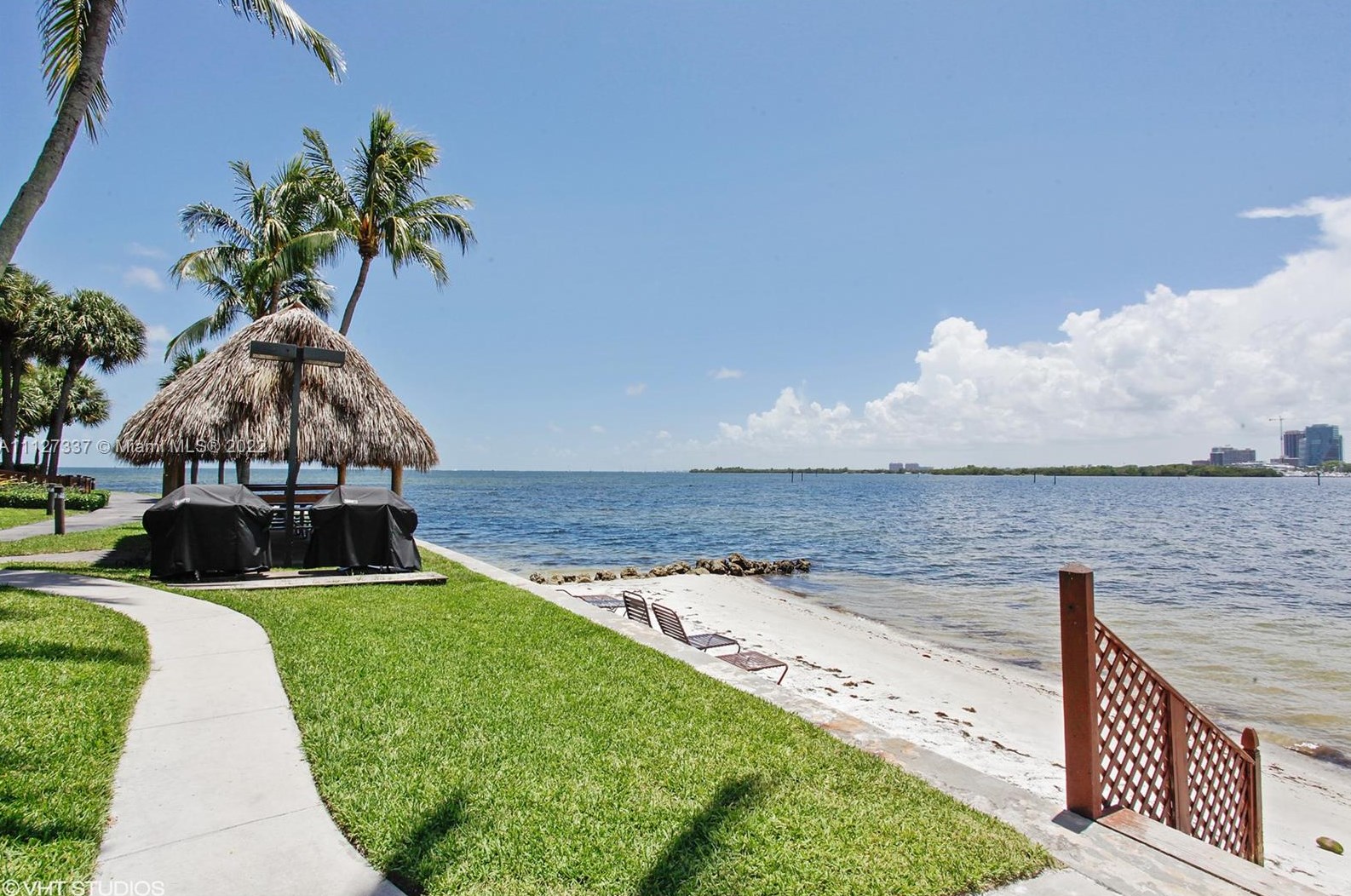 1 Grove Isle Dr, Miami FL 33133-4100 exterior