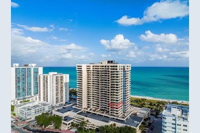 2555 Collins Ave #1012 - Photo 1