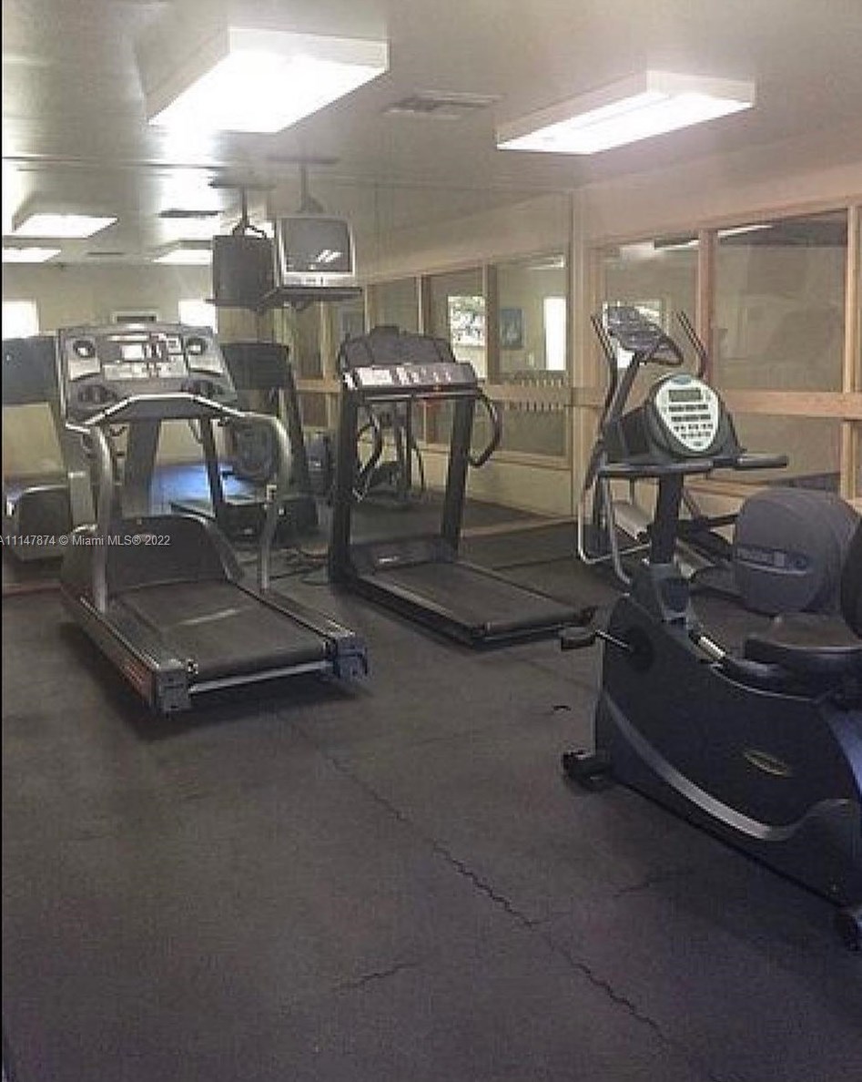 10521 158th Ct, Miami FL 33196-4555 exterior