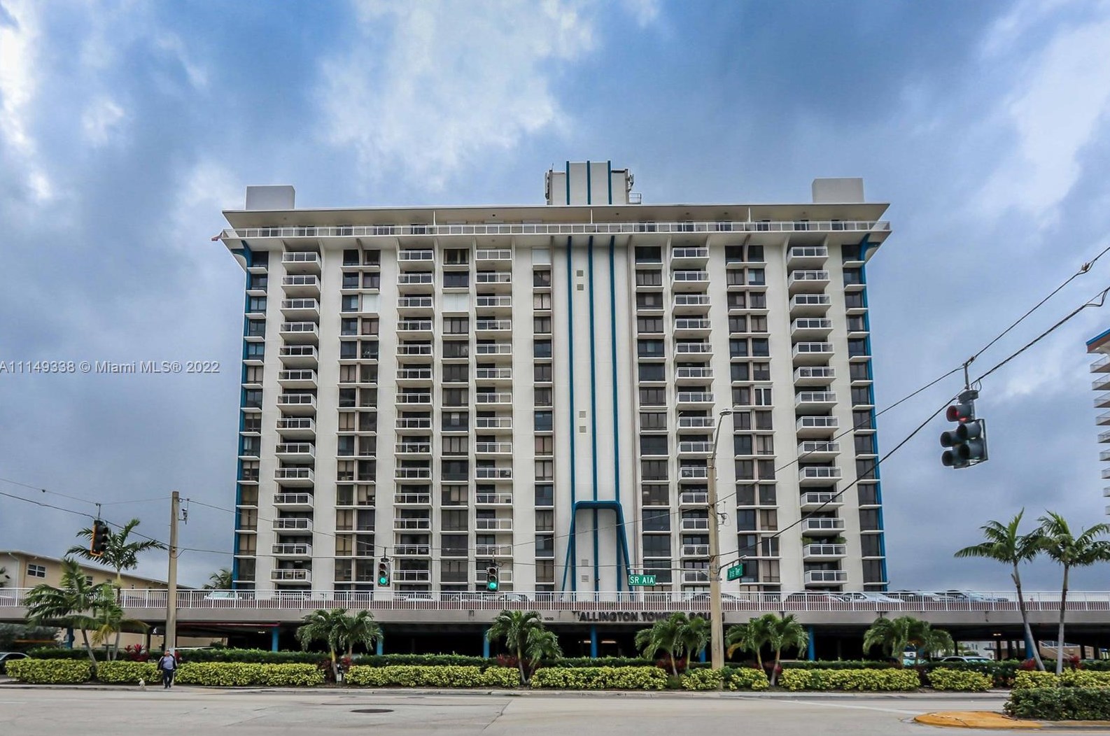 1600 Ocean Dr, Hollywood FL 33019-2447 exterior