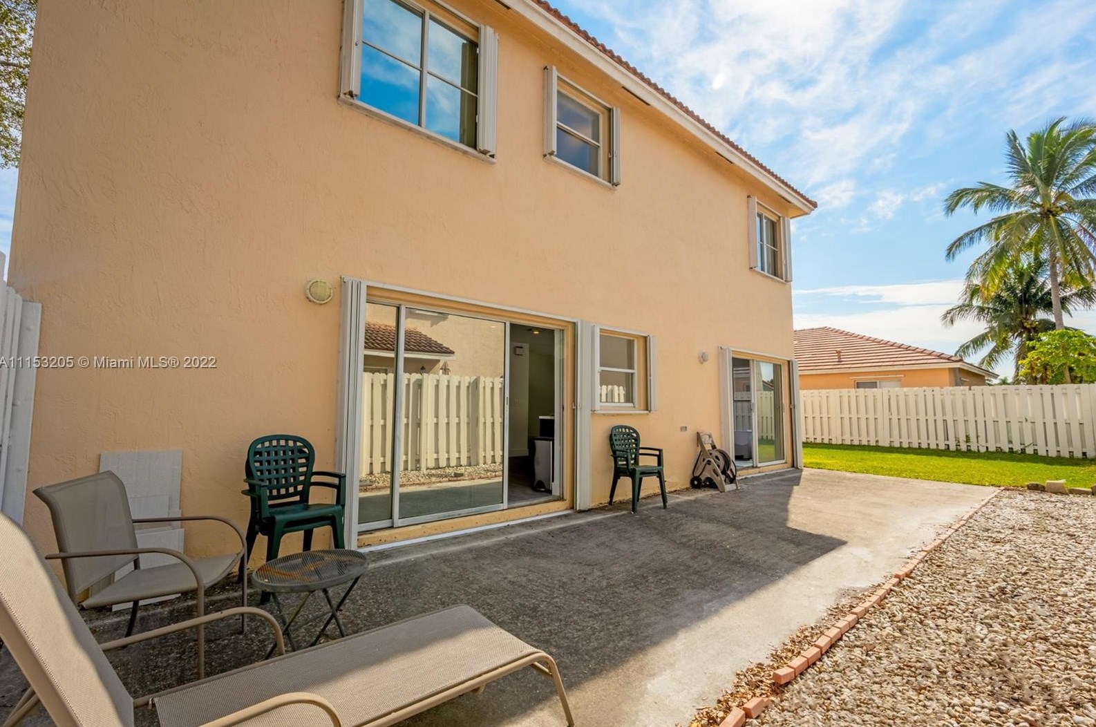 300 99th Ter, Hollywood FL  33025-1065 exterior