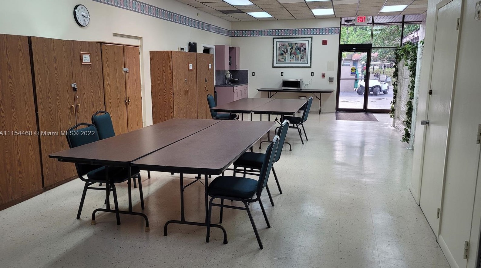 1000 Colony Point Cir, Hollywood FL 33026-2937 exterior