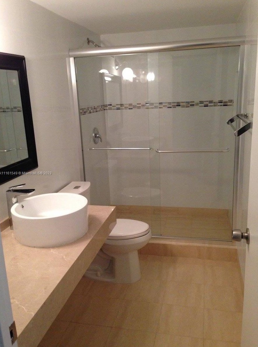 3800 Ocean Dr, Hollywood FL 33019-2904 exterior