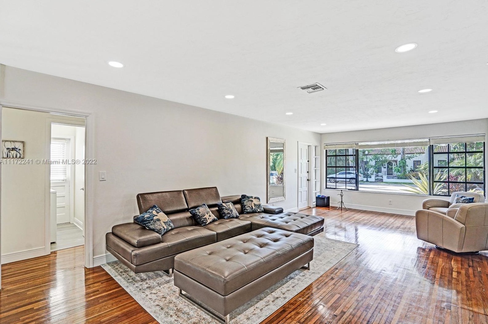 1318 Tyler St, Hollywood FL 33020-5251 exterior