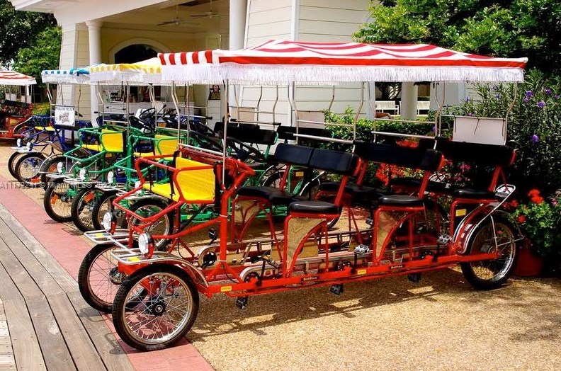 1318 Tyler St, Hollywood FL 33020-5251 exterior