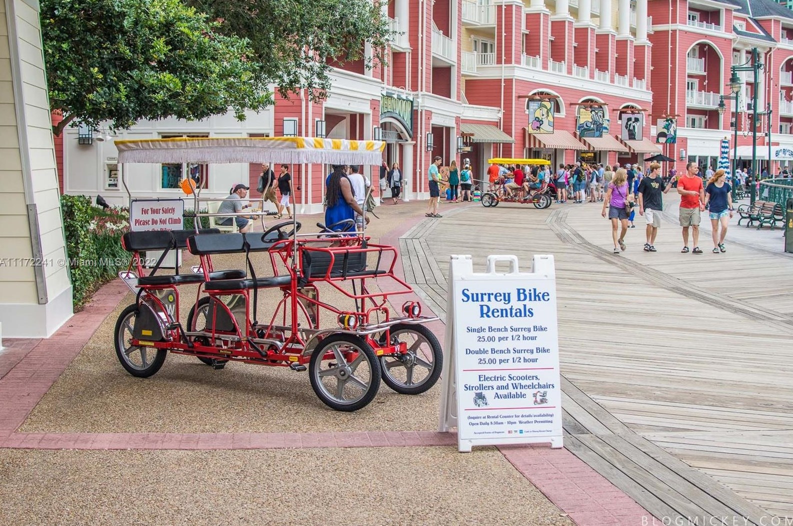 1318 Tyler St, Hollywood FL 33020-5251 exterior