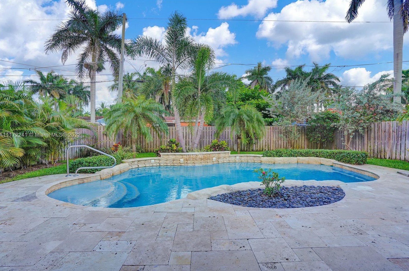 1318 Tyler St, Hollywood FL 33020-5251 exterior