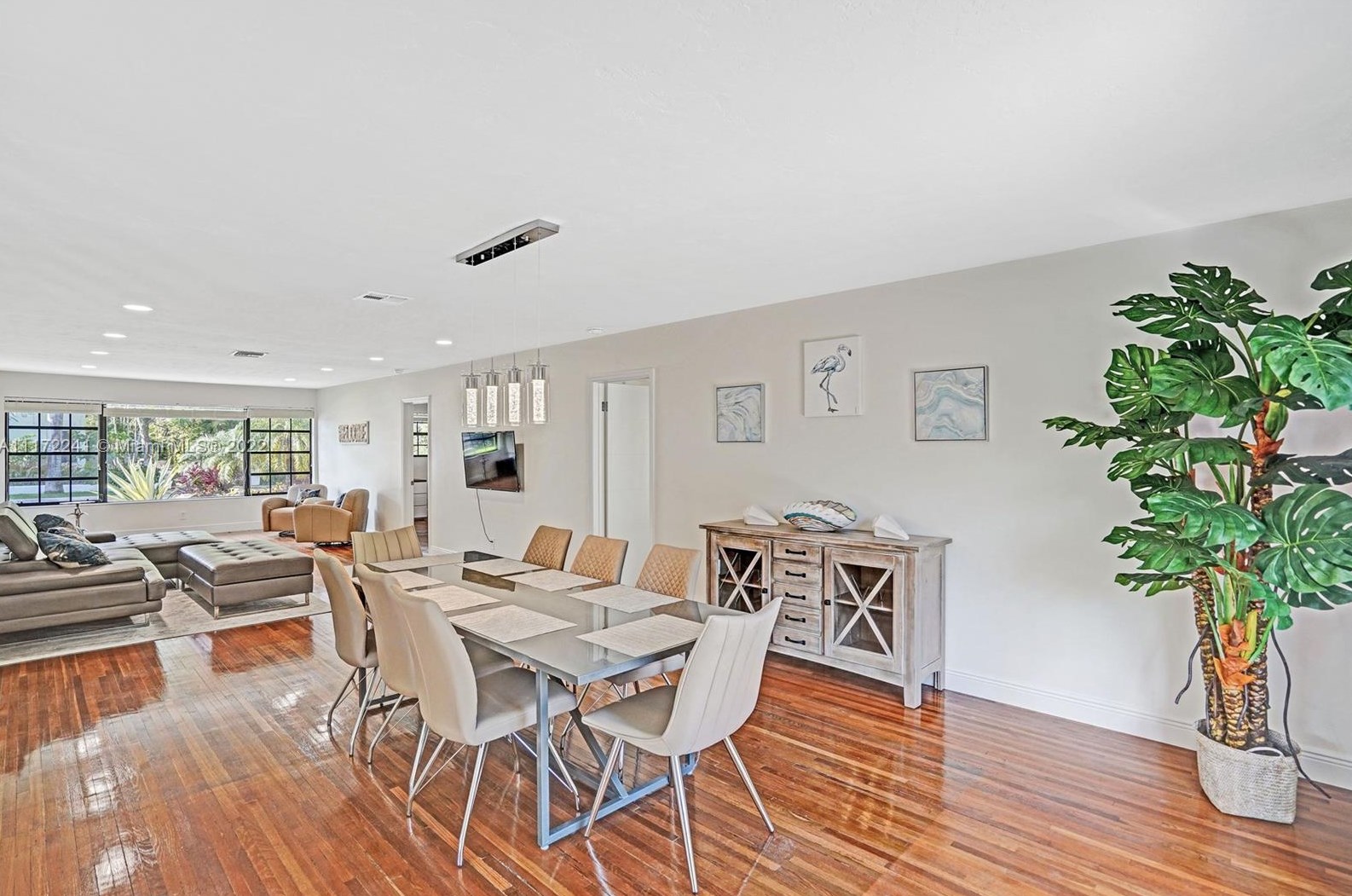 1318 Tyler St, Hollywood FL 33020-5251 exterior