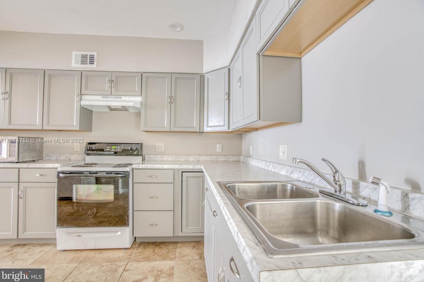 2118 Eagle St, Baltimore MD  21223-3334 exterior